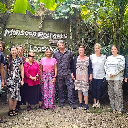 Monsoon Retreats Ecostay- Treehouse Thekkady Exteriör bild
