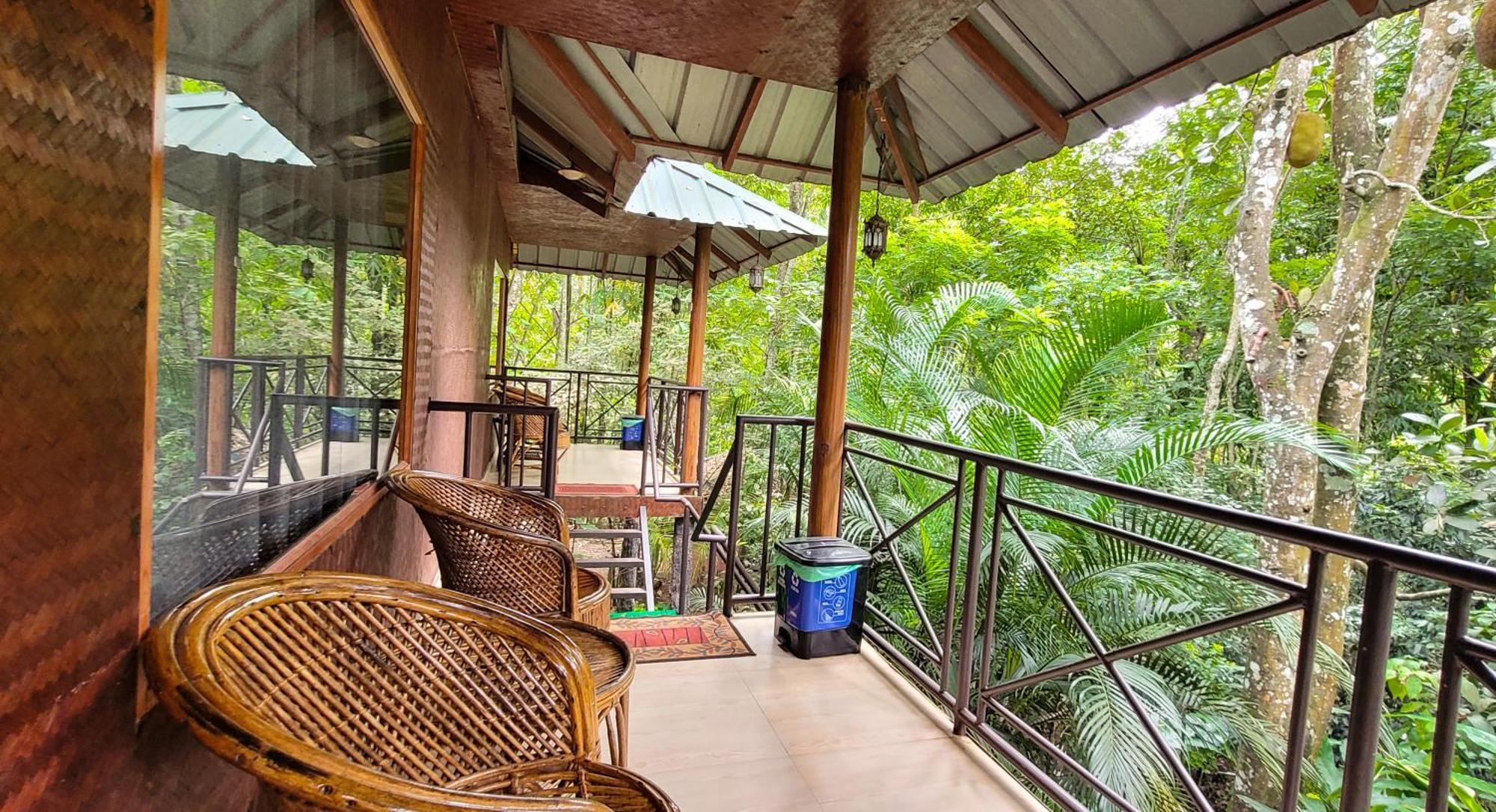 Monsoon Retreats Ecostay- Treehouse Thekkady Exteriör bild