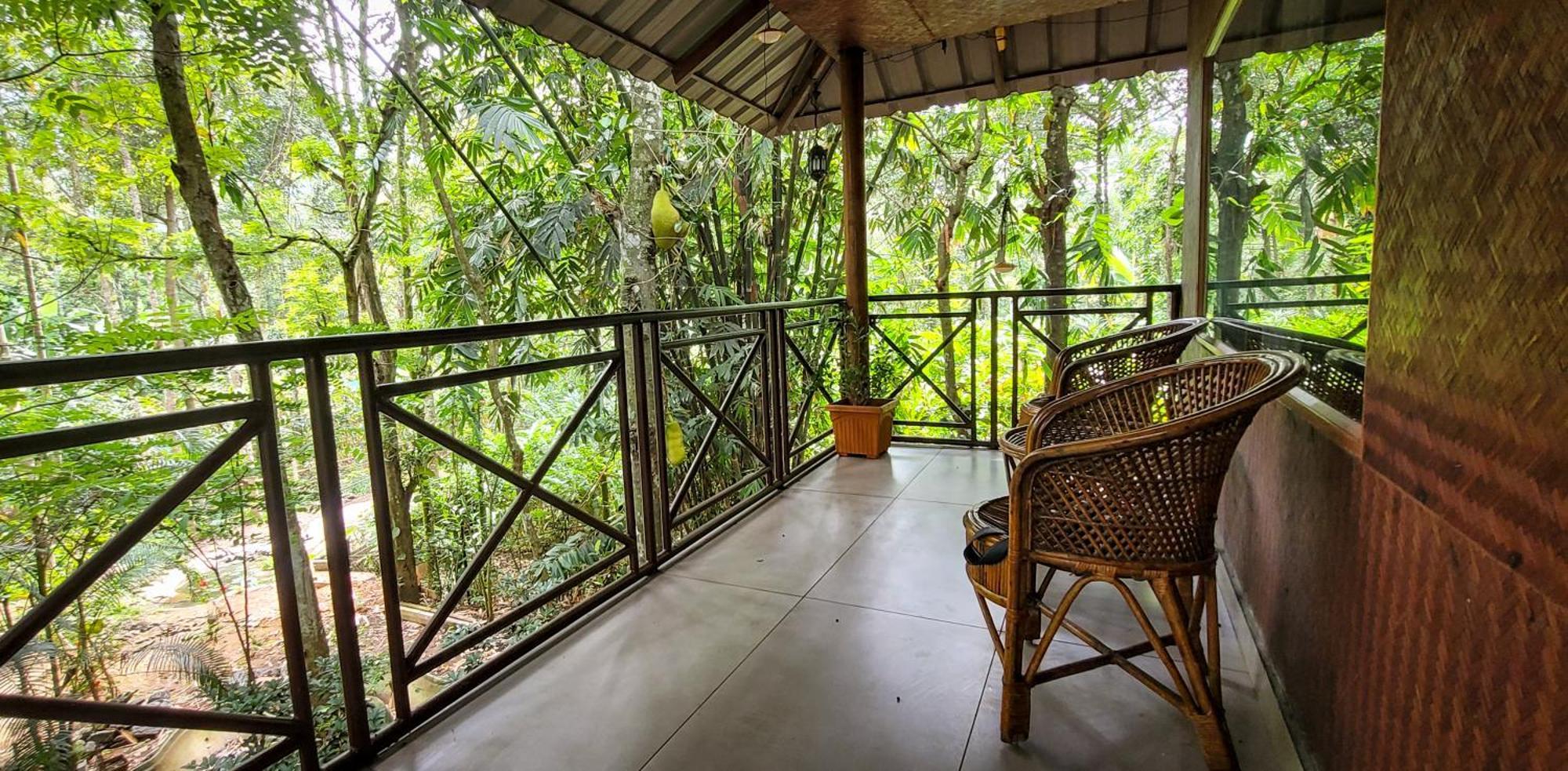 Monsoon Retreats Ecostay- Treehouse Thekkady Exteriör bild